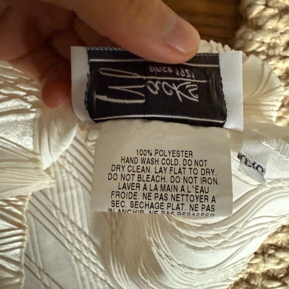 Vintage White Tank Top - Picture 4 of 5